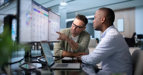 employees-analysing-software